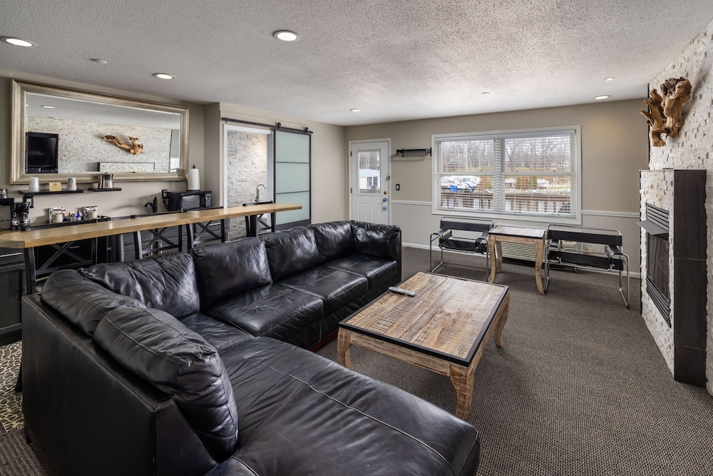 Master Suite - 15 -Makena