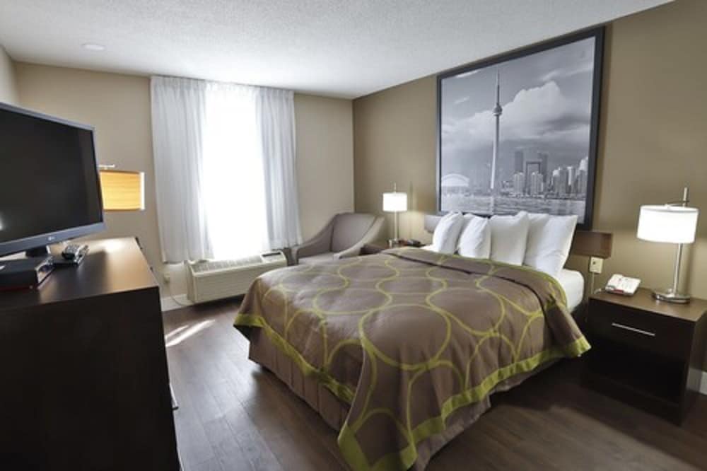Room, 1 King Bed, Non Smoking - Photo 5