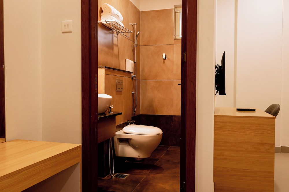 Deluxe Double or Twin Room - Photo 10