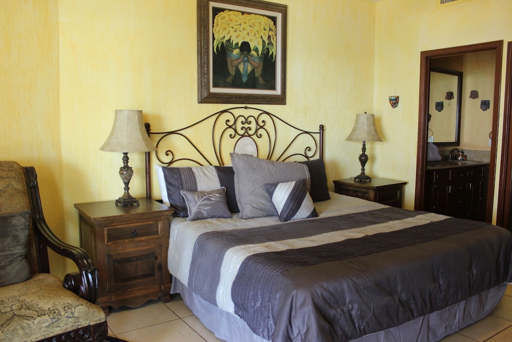 Condo, 2 Bedrooms, Sea View, Ground Floor