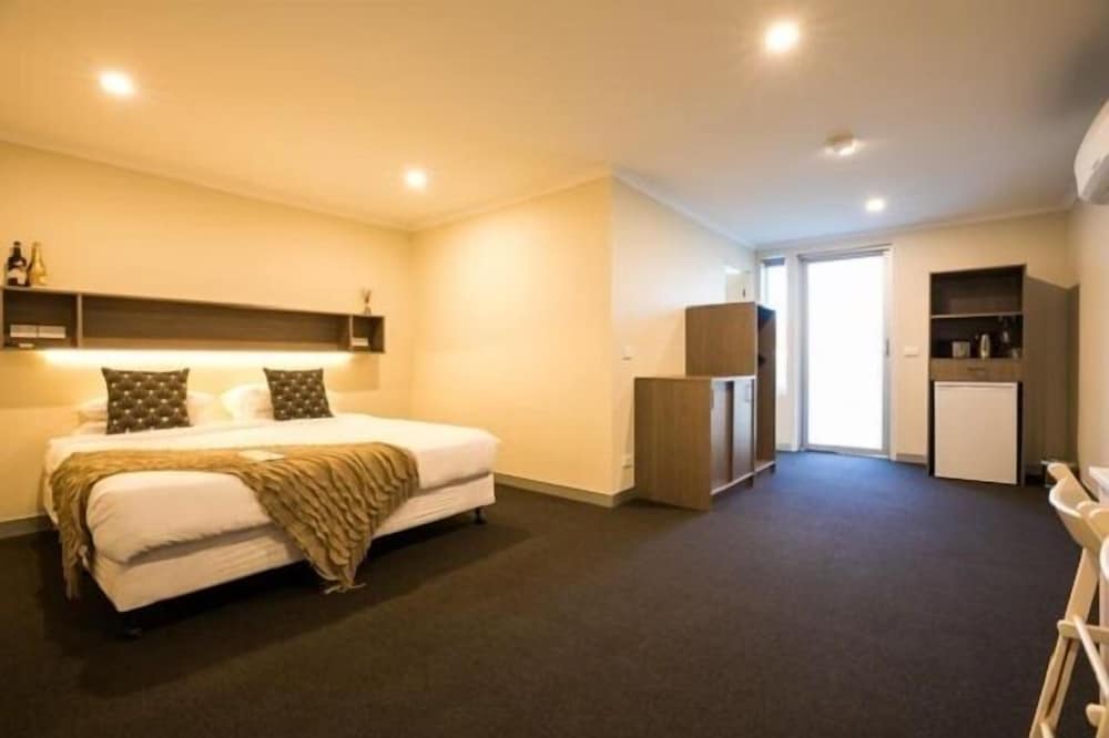 Classic Double or Twin Room, Accessible, Ensuite photo 2