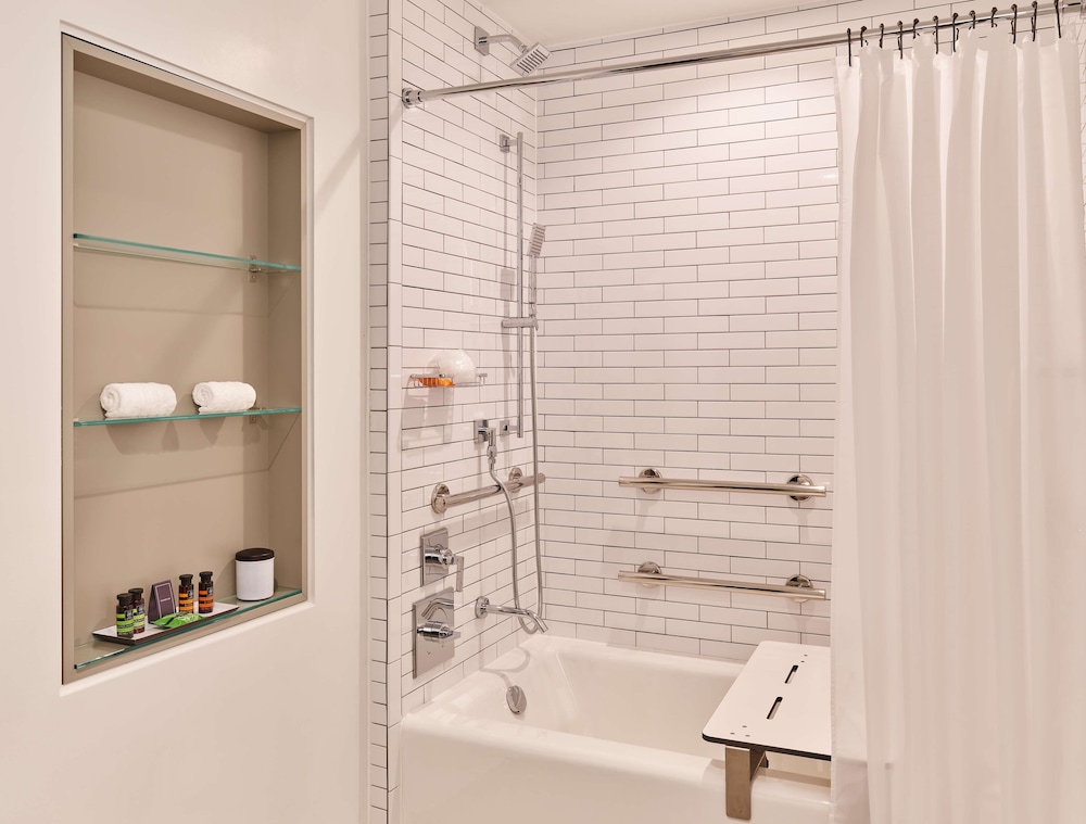 Premium Room, 2 Queen Beds, Accessible, Bathtub (Mobility & Hearing)