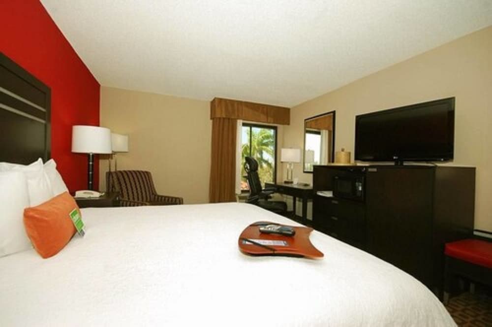 One king bed non smoking photo 3