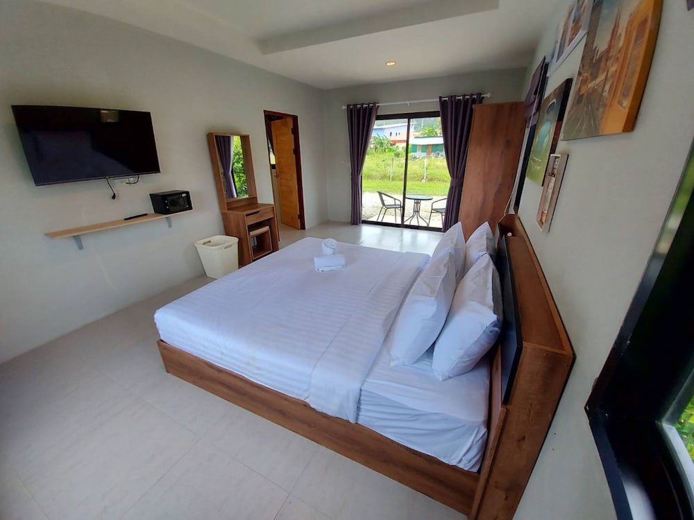 2 Bedroom House - Photo 3