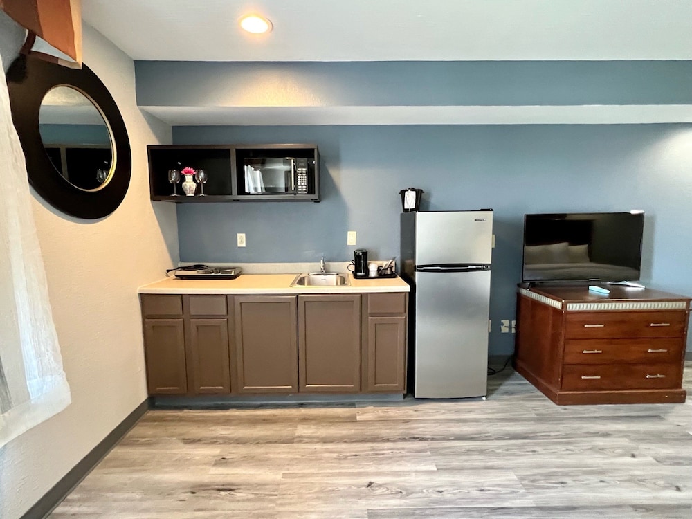 Suite, 2 Double Beds, Non Smoking, Kitchenette - Photo 4