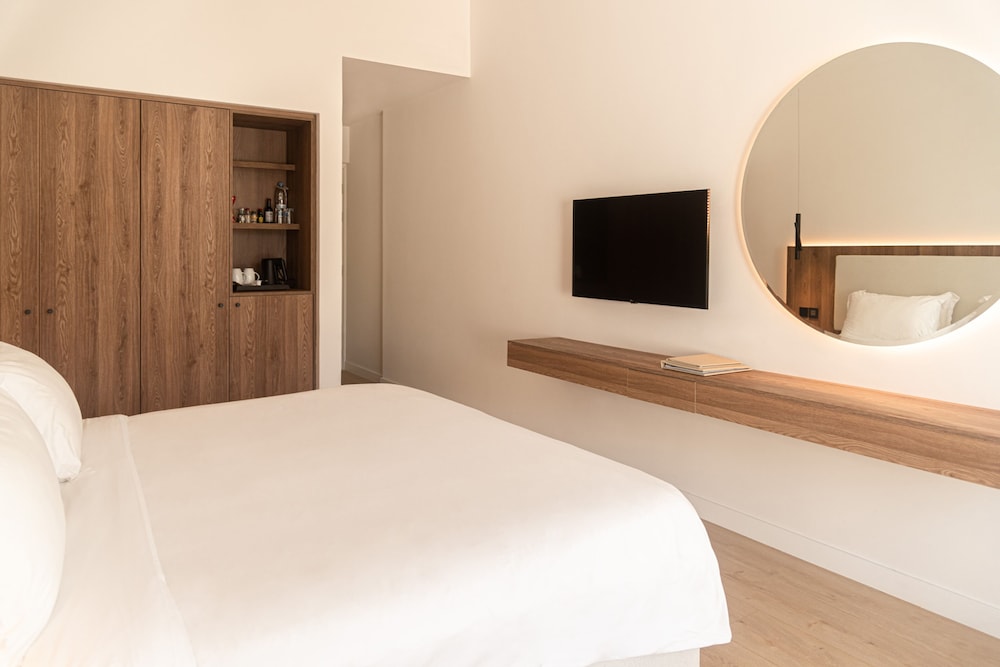 Superior Studio, Partial Sea View - Photo 2