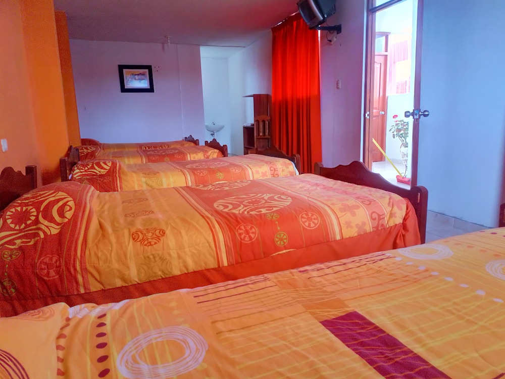Shared Dormitory, Mixed Dorm (5 single beds) photo 3