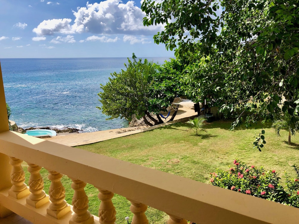 Honeymoon Suite, Ocean View photo 3