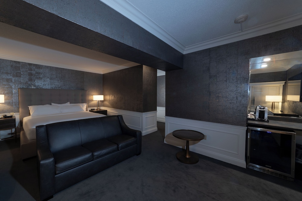 Suite, 1 King Bed (Resort)