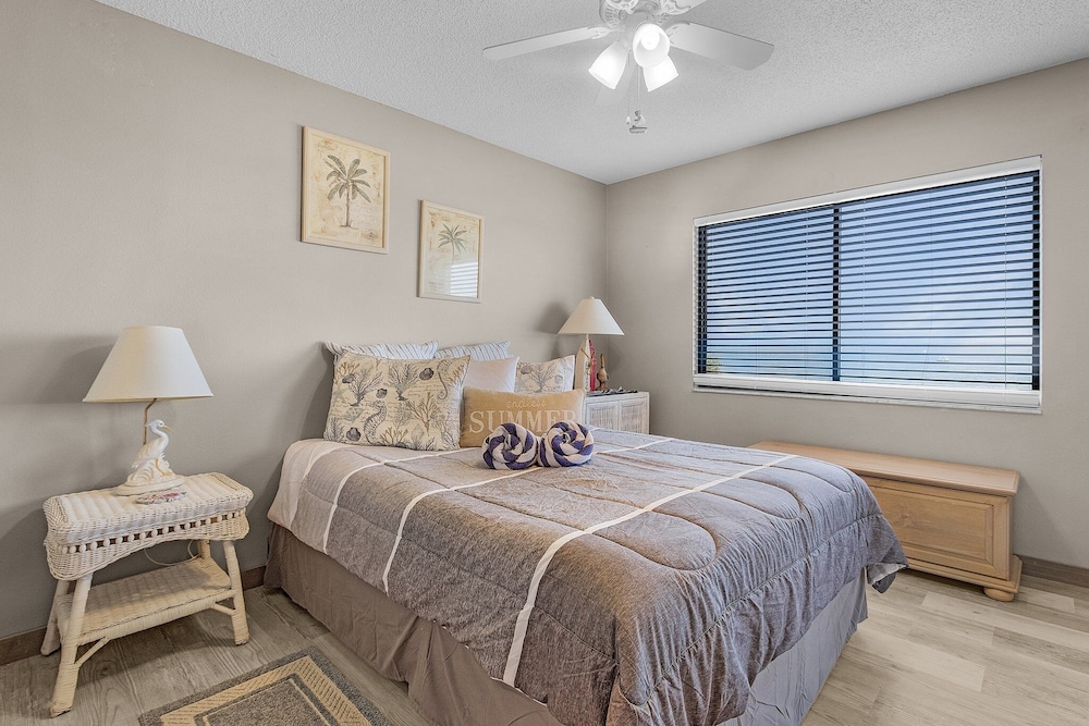 Condo, 2 Bedrooms photo 2