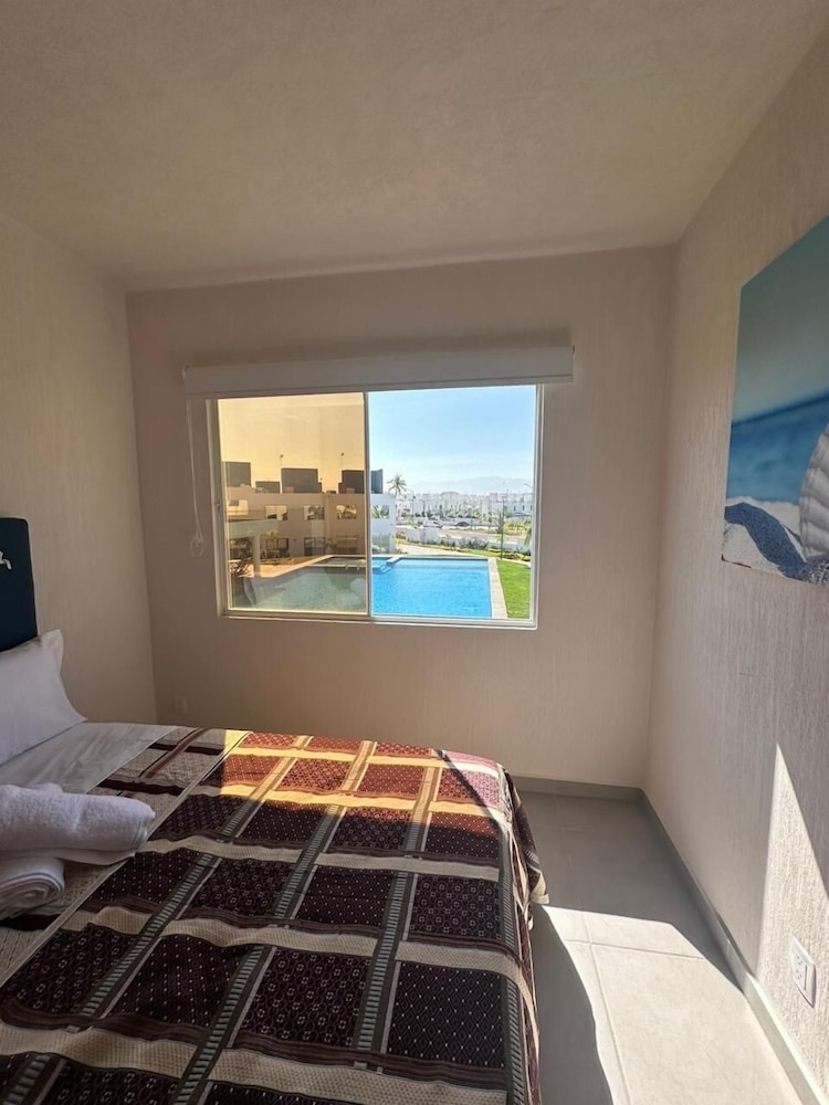 Basic House, Multiple Beds, Kitchenette, Pool View