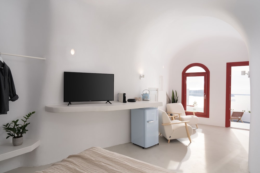 Honeymoon Studio Suite, Hot Tub, Sea View