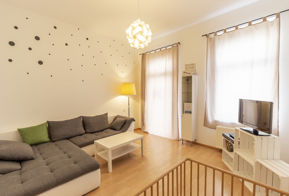 Design Apartment, 3 Bedrooms, Non Smoking, Courtyard View - Photo 1