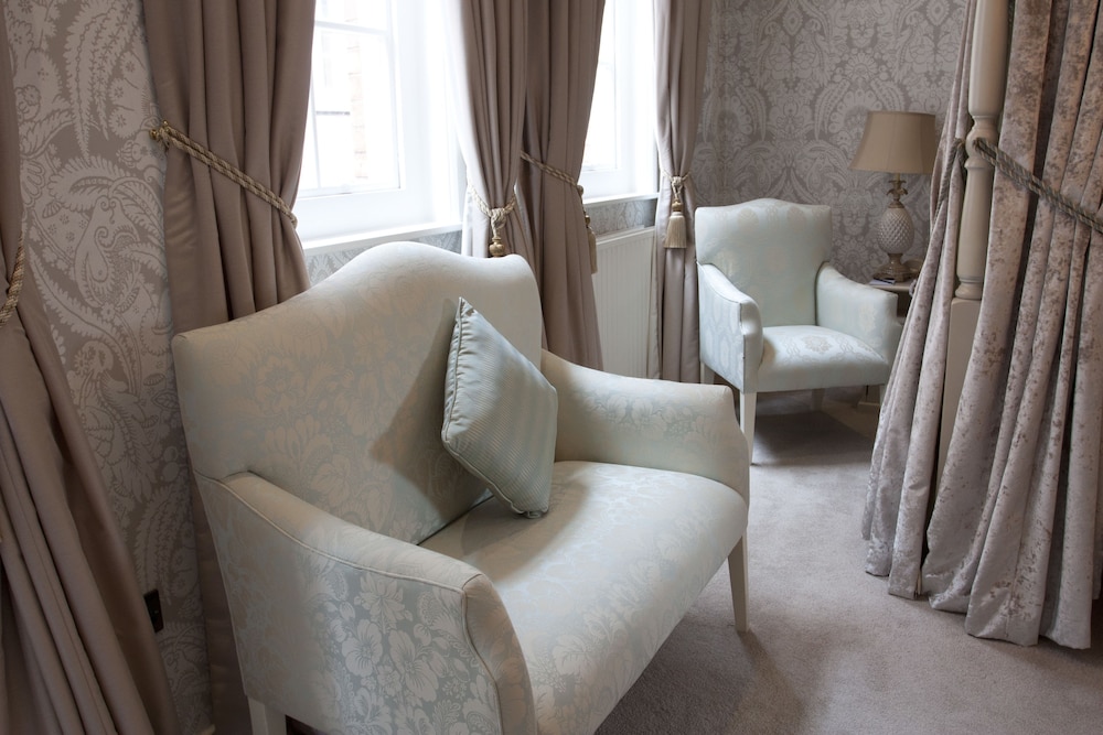 Suite, 1 King Bed, Non Smoking (Four Poster Bed) photo 2