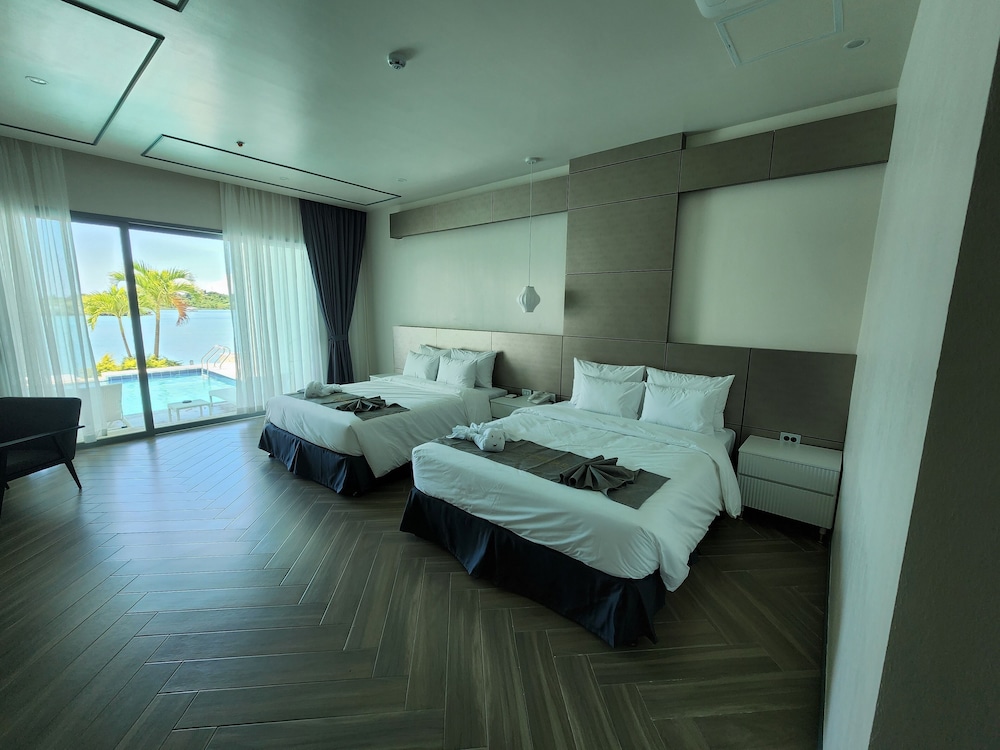 Deluxe Double Room - Photo 1