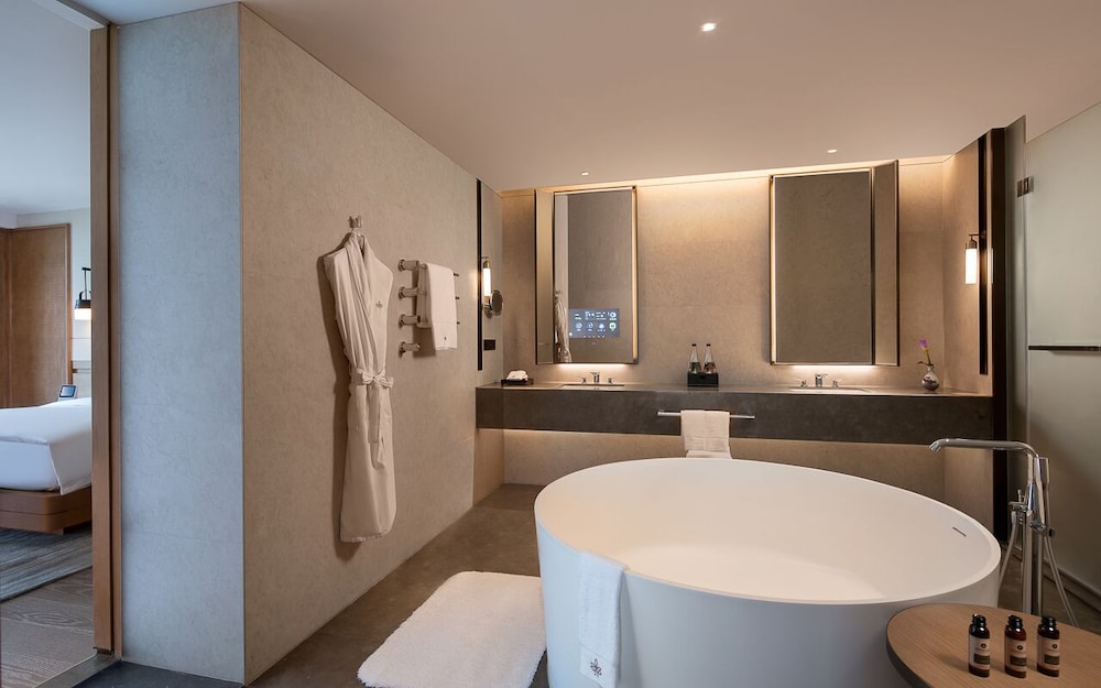 Park Suite with 1 King Bed - Photo 3