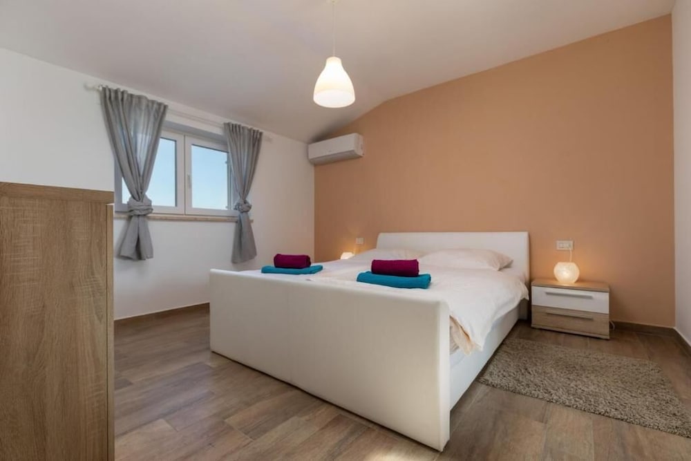 Villa, 4 Bedrooms photo 1