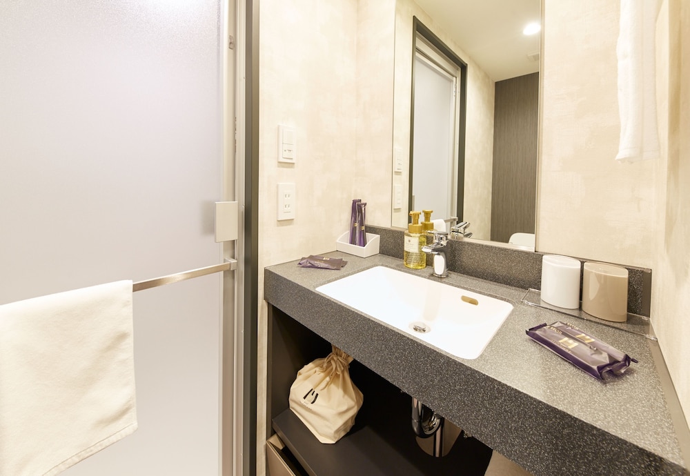 Standard Twin Room, Non Smoking/Shuttle buses to Kinkakuji available! - Photo 3