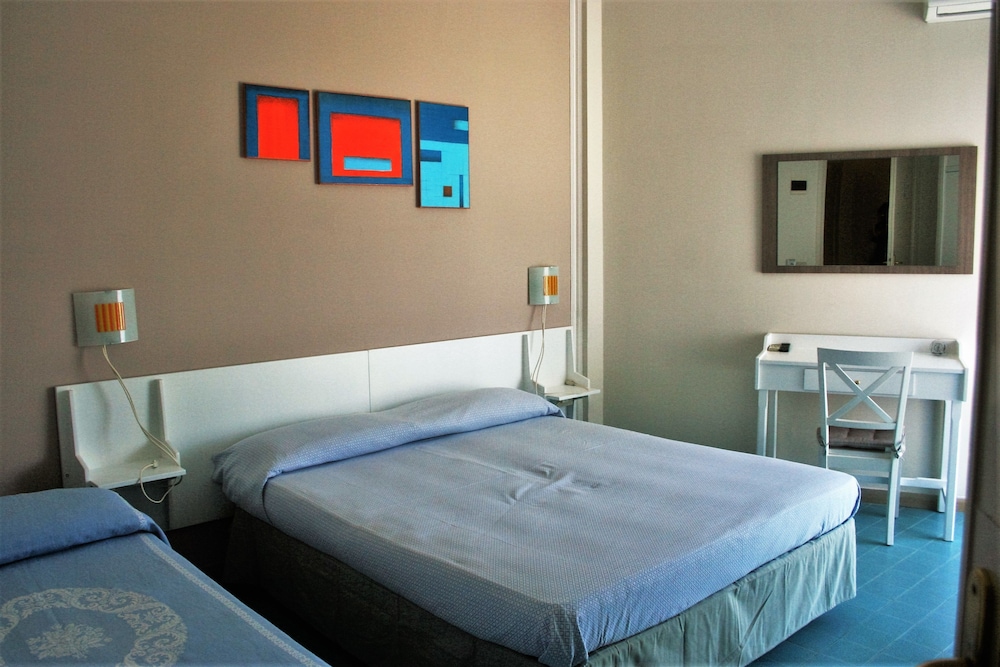 Camera tripla con letti divisi photo 3