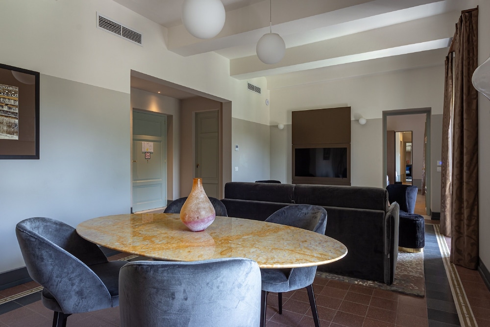 Two-Bedroom Suite Camelia - Photo 15