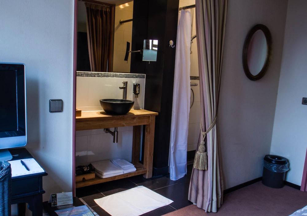 Standard Room photo 2