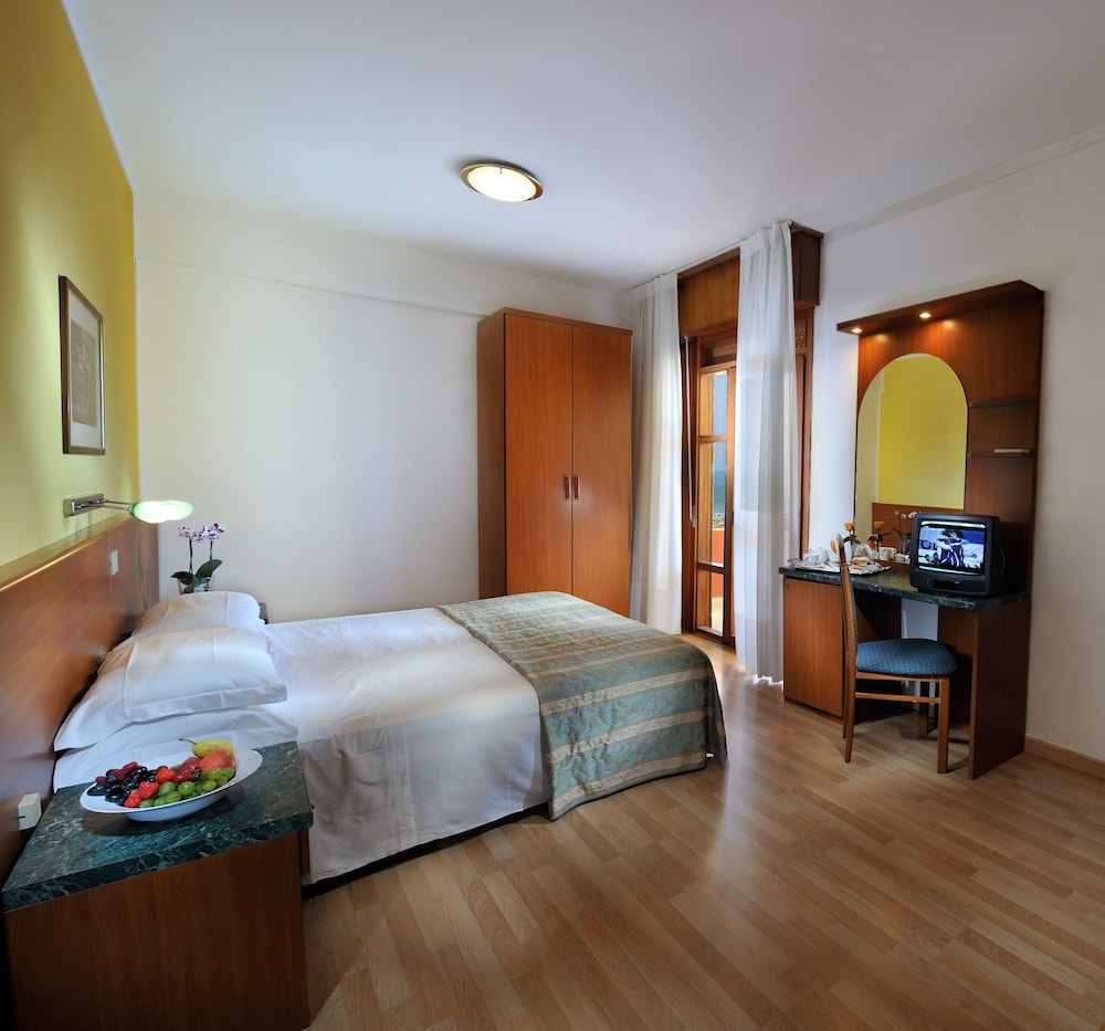 Classic Double Room - Photo 2