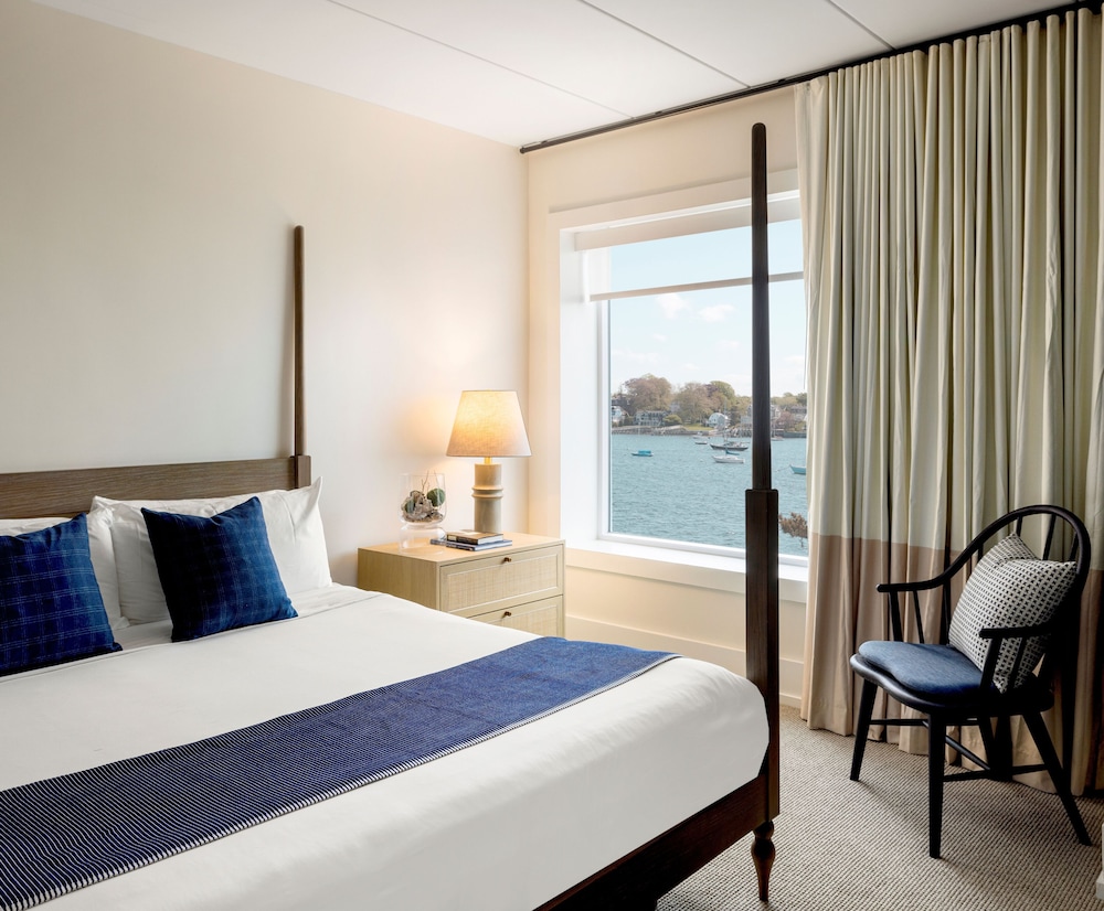Bi Level Suite - Photo 5