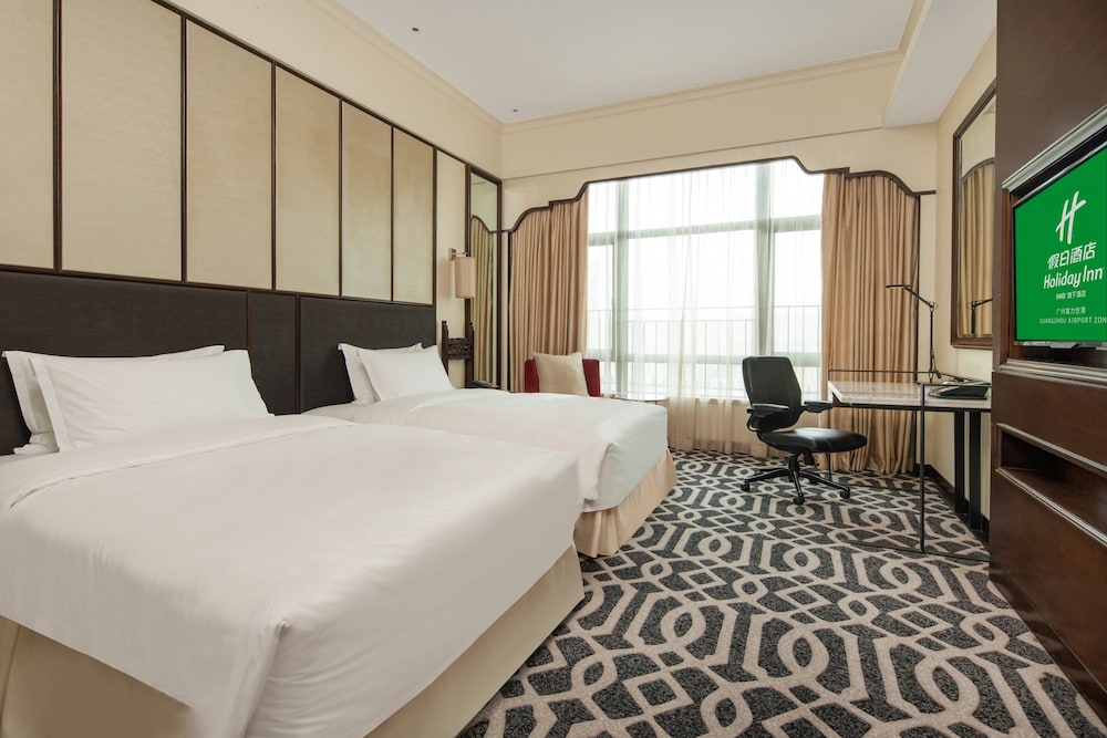 Standard Room, 2 Twin Beds, Club Lounge Access photo 3