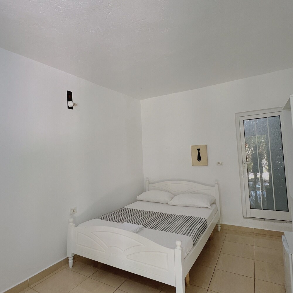 Basic Double Room photo 2
