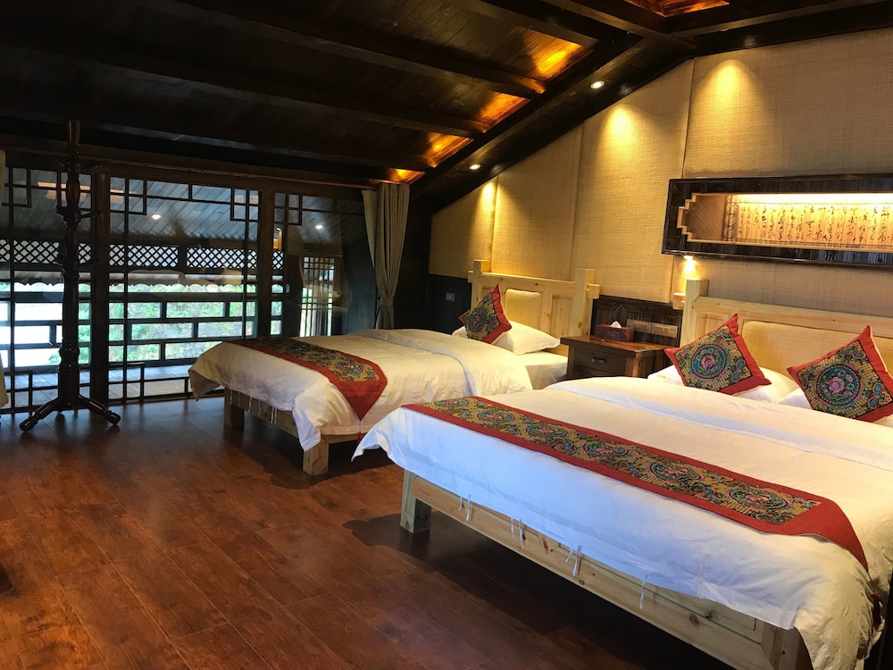 Deluxe Family Room, Balcony photo 1