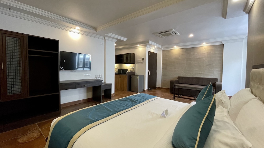 Comfort Studio, 1 King Bed with Sofa bed, Kitchenette, Annex Building