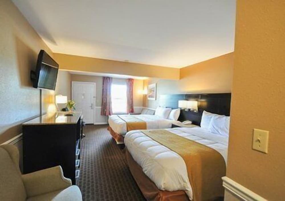 Standard Room, 2 Queen Beds, Smoking - Photo 3