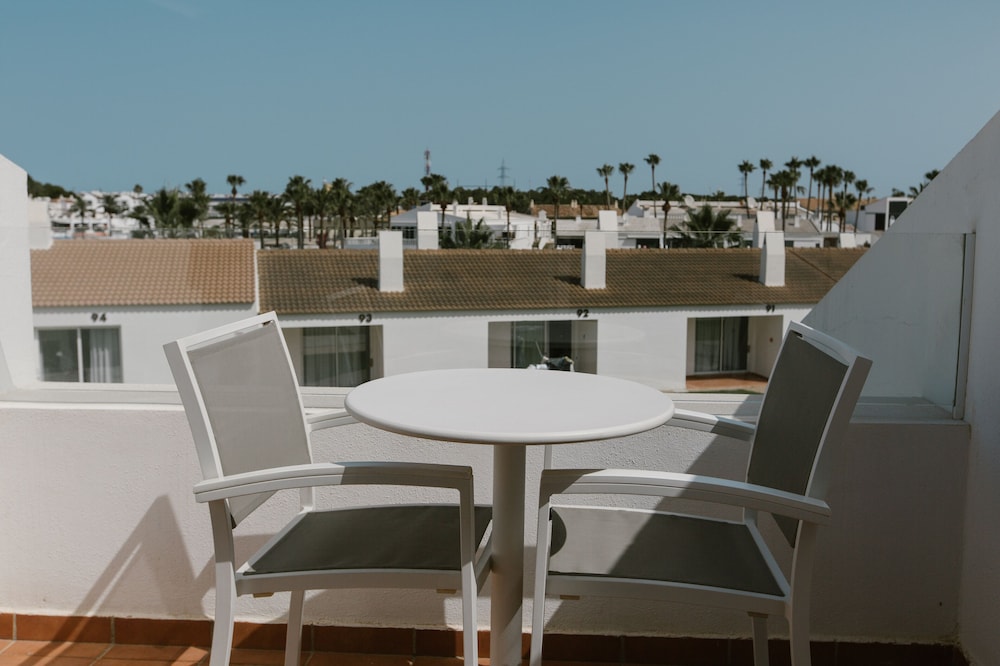 Suite, 2 Bedrooms, Balcony (3 adults) - Photo 9