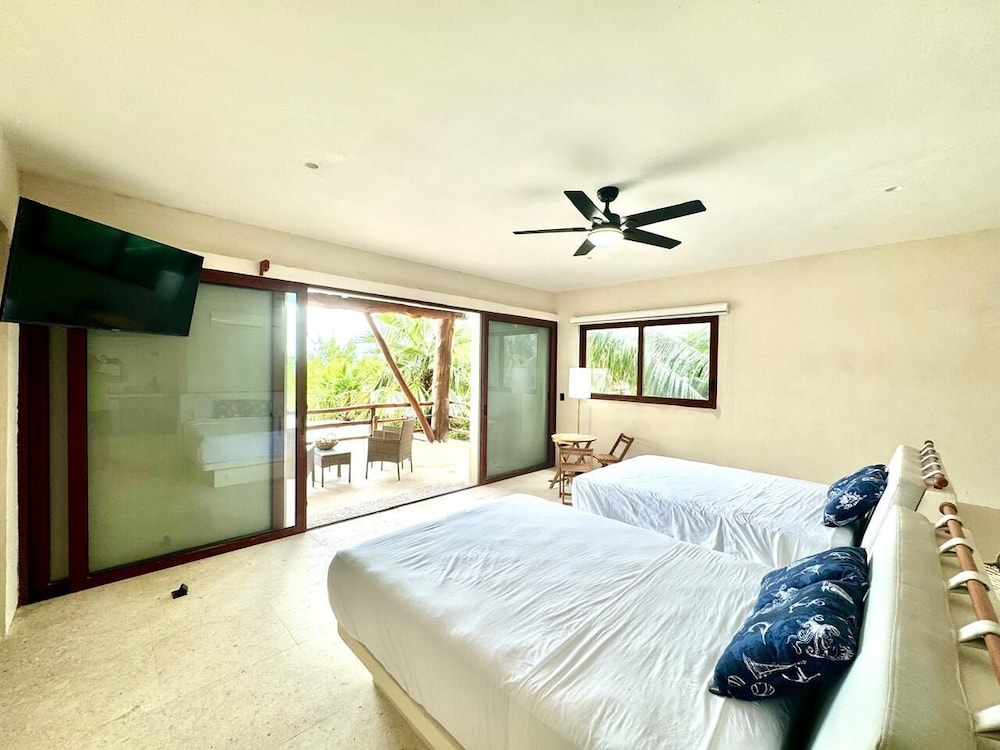 Deluxe Suite, 2 Double Beds, Balcony, Sea View