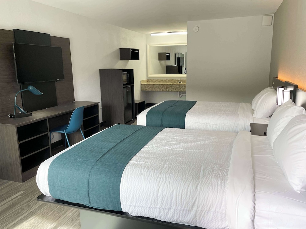Deluxe Room, 2 Double Beds, Non Smoking, Kitchenette