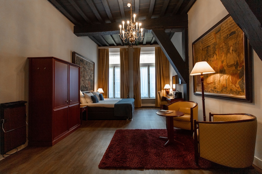 Junior Double Room