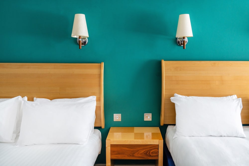 Premium Room, Multiple Beds - Photo 4