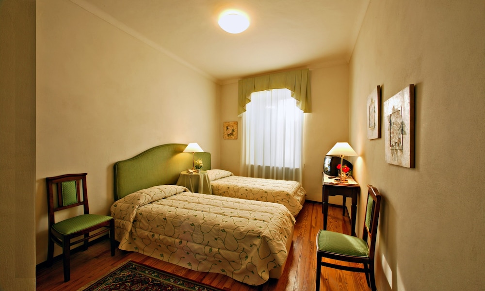 Standard Double or Twin Room (7) photo 1