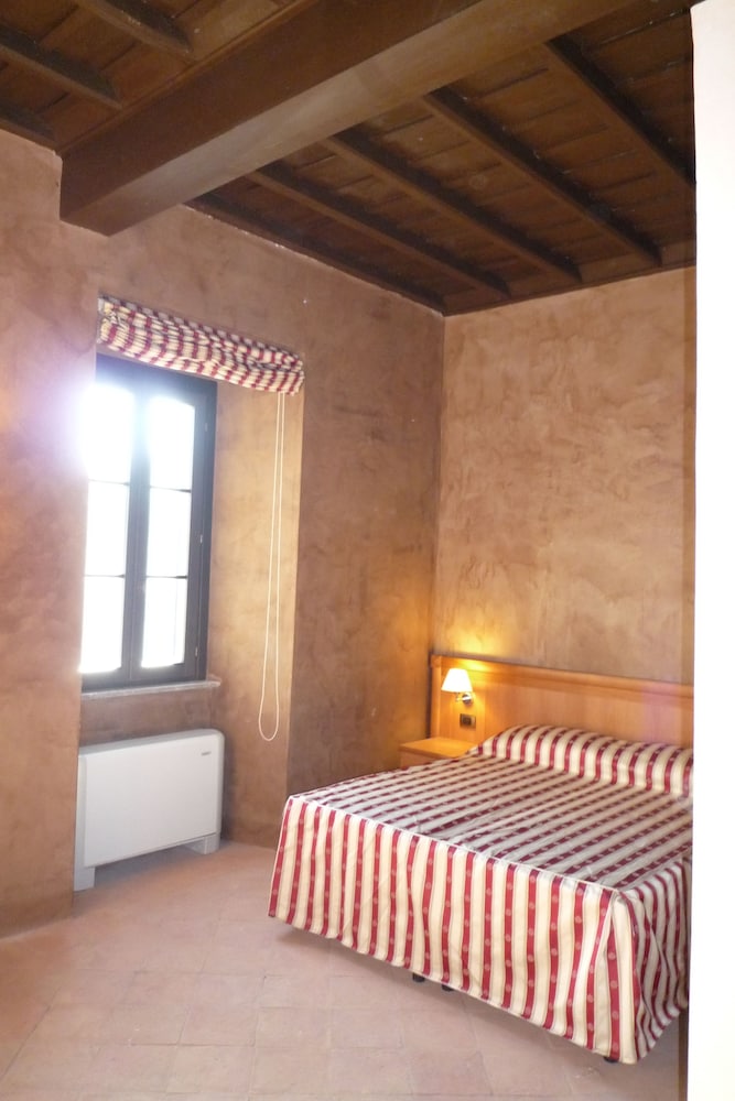 Double or Twin Room photo 3