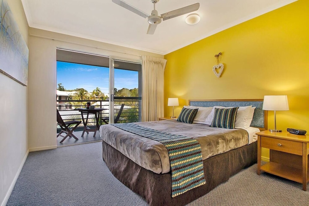 3 Bedroom Poolside Townhouse - Photo 1