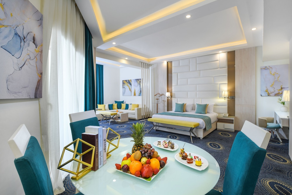 Junior Studio Suite