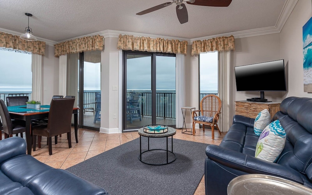 Condo, 3 Bedrooms