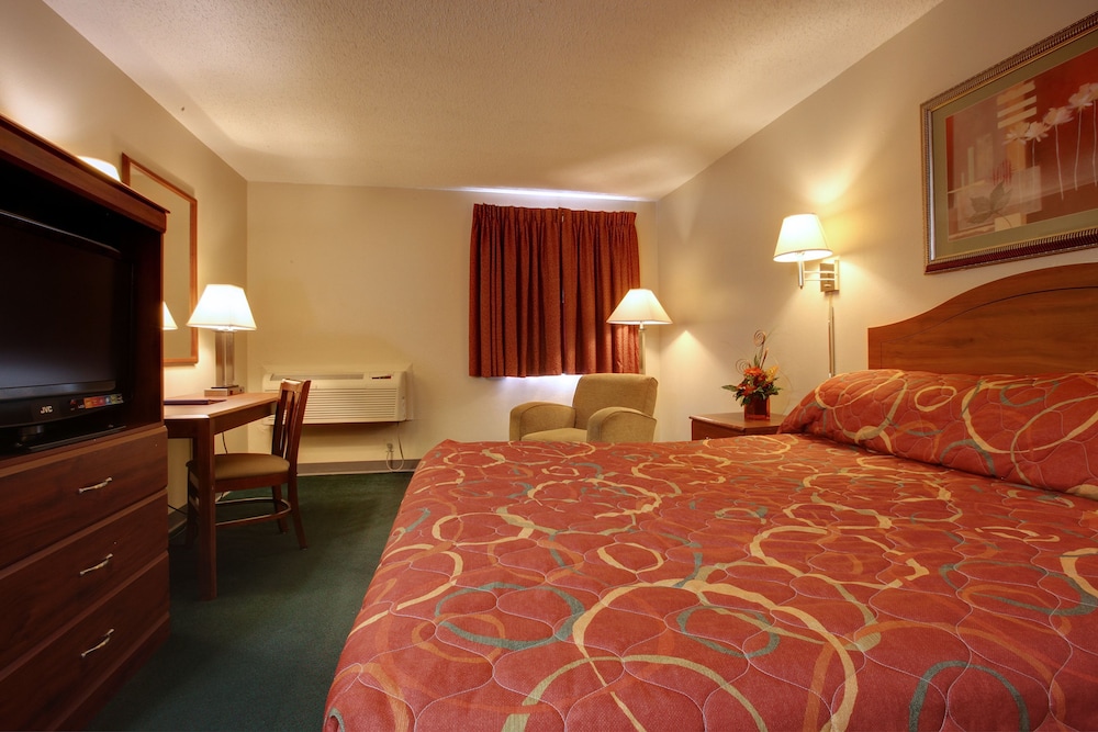 Room, 1 King Bed, Non Smoking - Photo 2