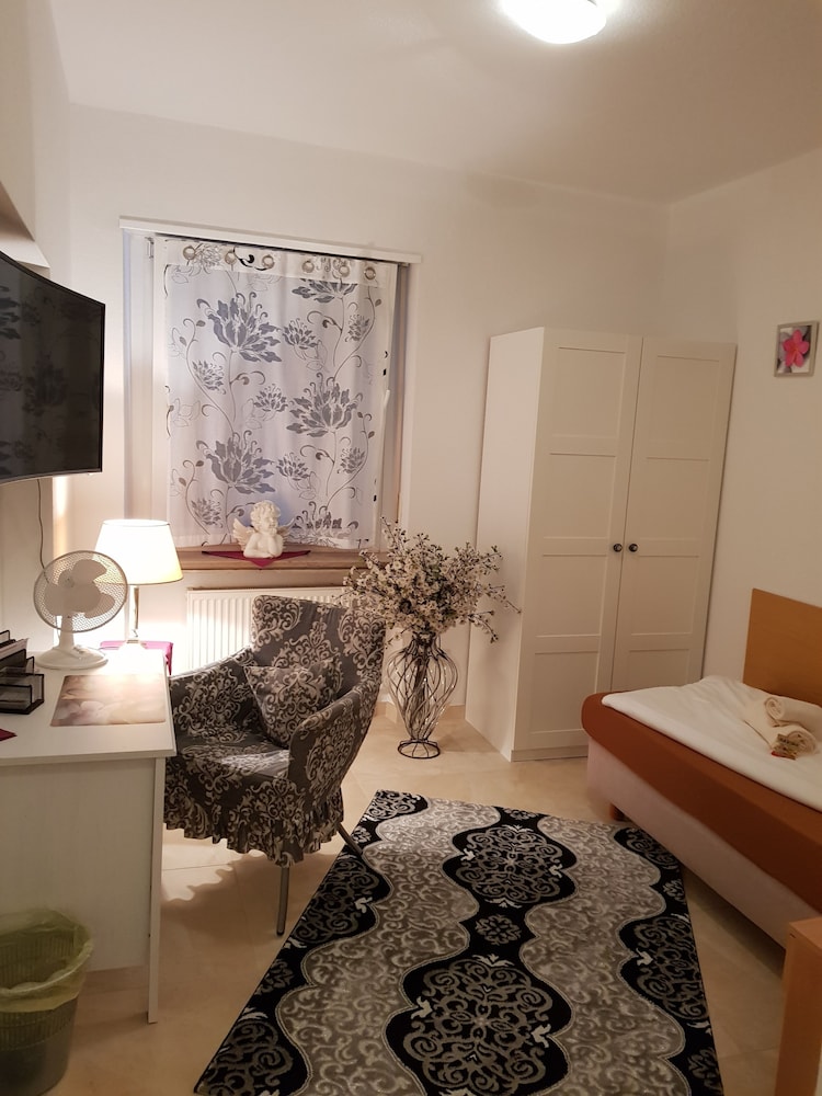 Standard Double Room, 1 Double Bed, Non Smoking - Photo 2