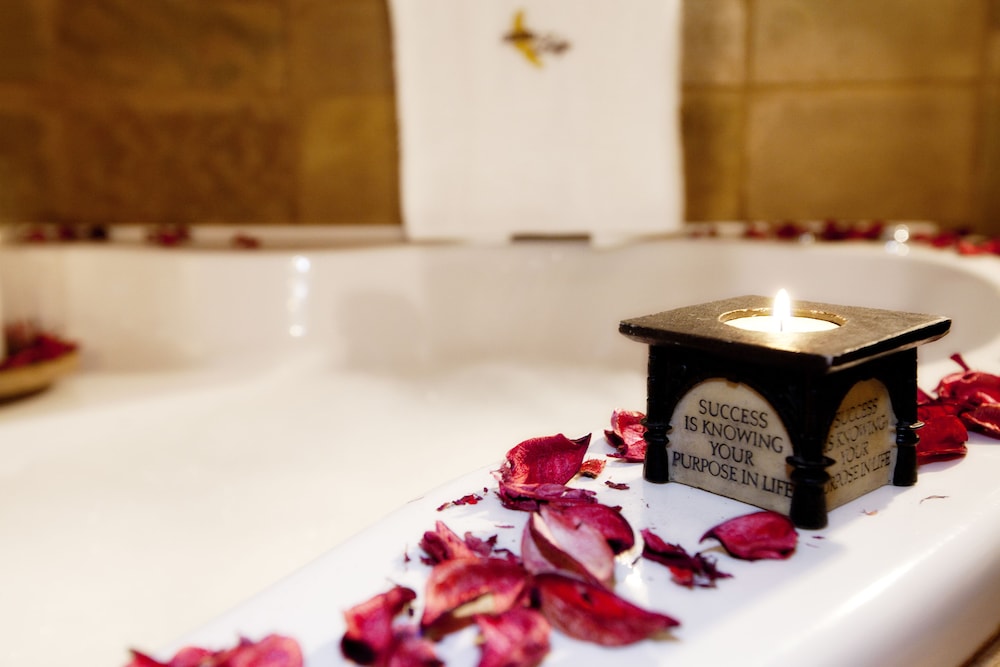 Honeymoon Suite photo 3