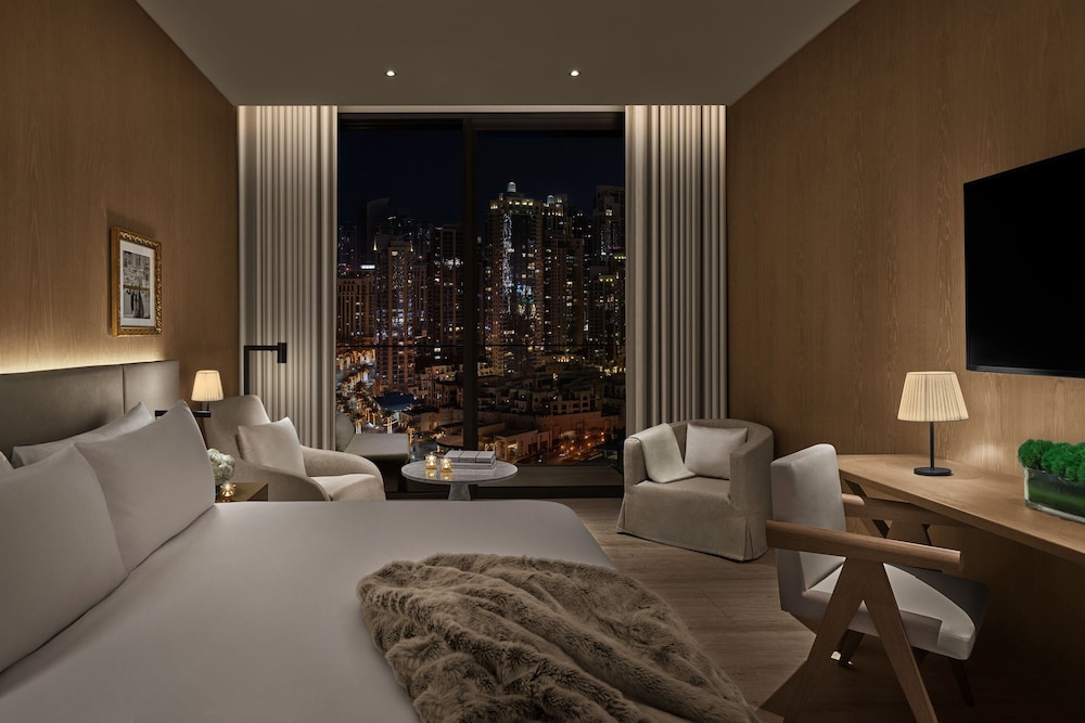 Deluxe Room, 1 King Bed, Balcony - Photo 3