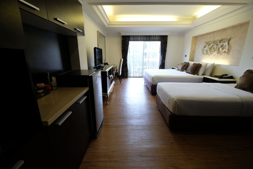 Deluxe Room - Photo 2