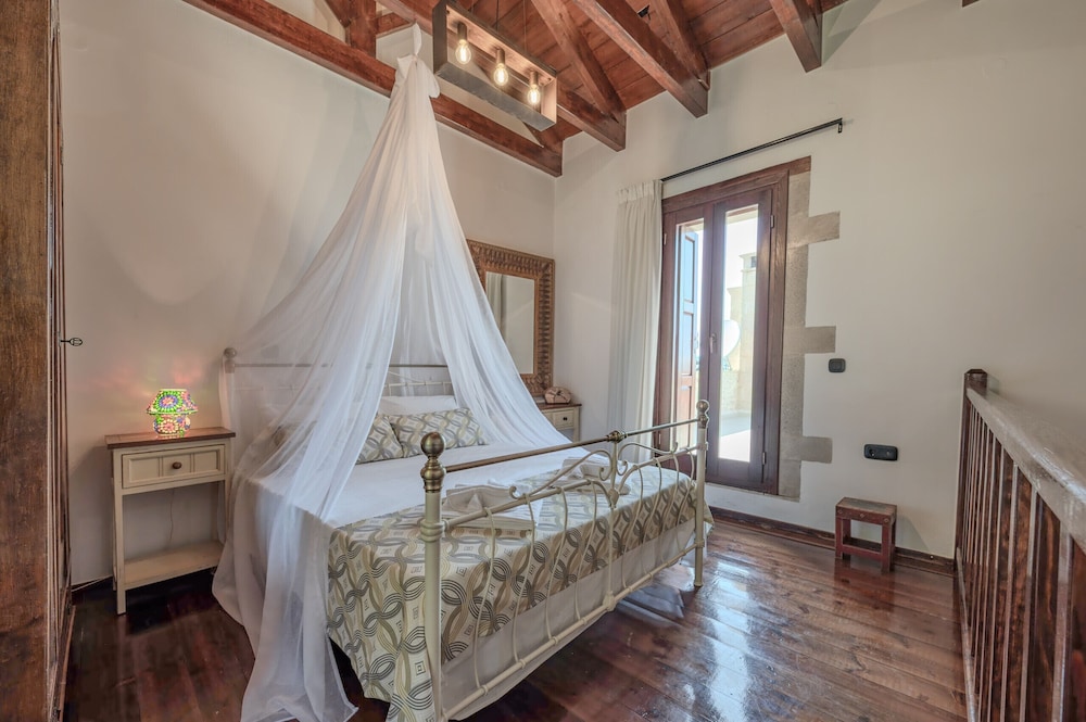 Villa, 3 Bedrooms, Smoking, Private Pool