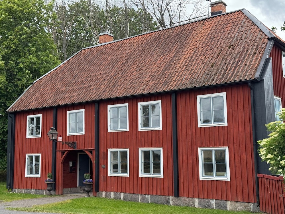Mangelgården Single Room B&B (own bathroom and kitchenette) photo 1