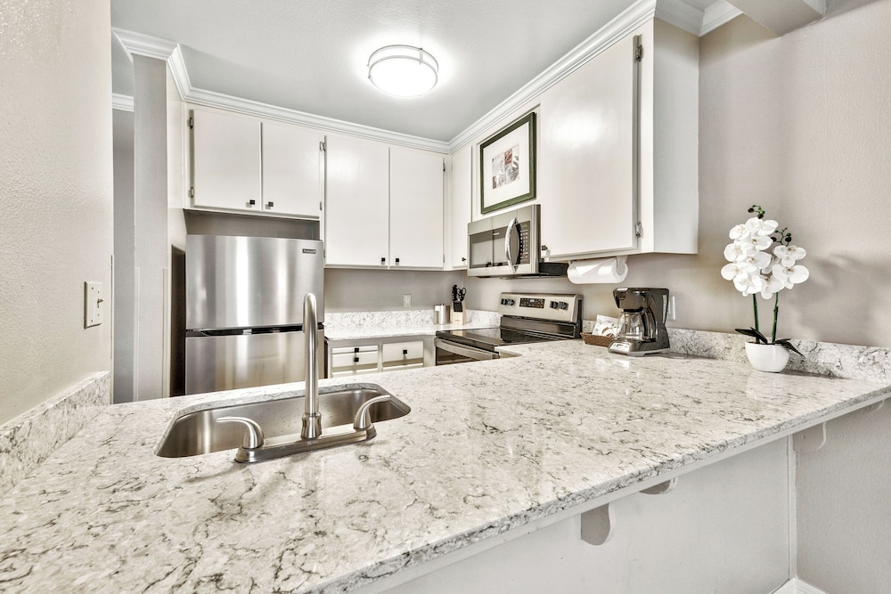 Deluxe Suite, 2 Bedrooms - Photo 2